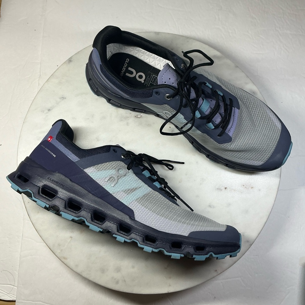 On Cloud Women's Size 10 Navy Wash Blue Cloudvista Trail Running Shoes